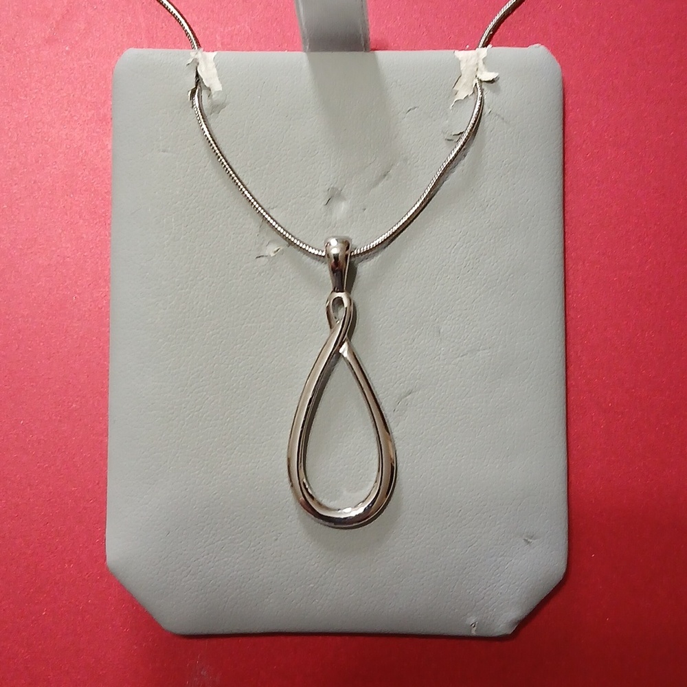 Lia Sophia Silver Infinity Pendant Necklace NEW